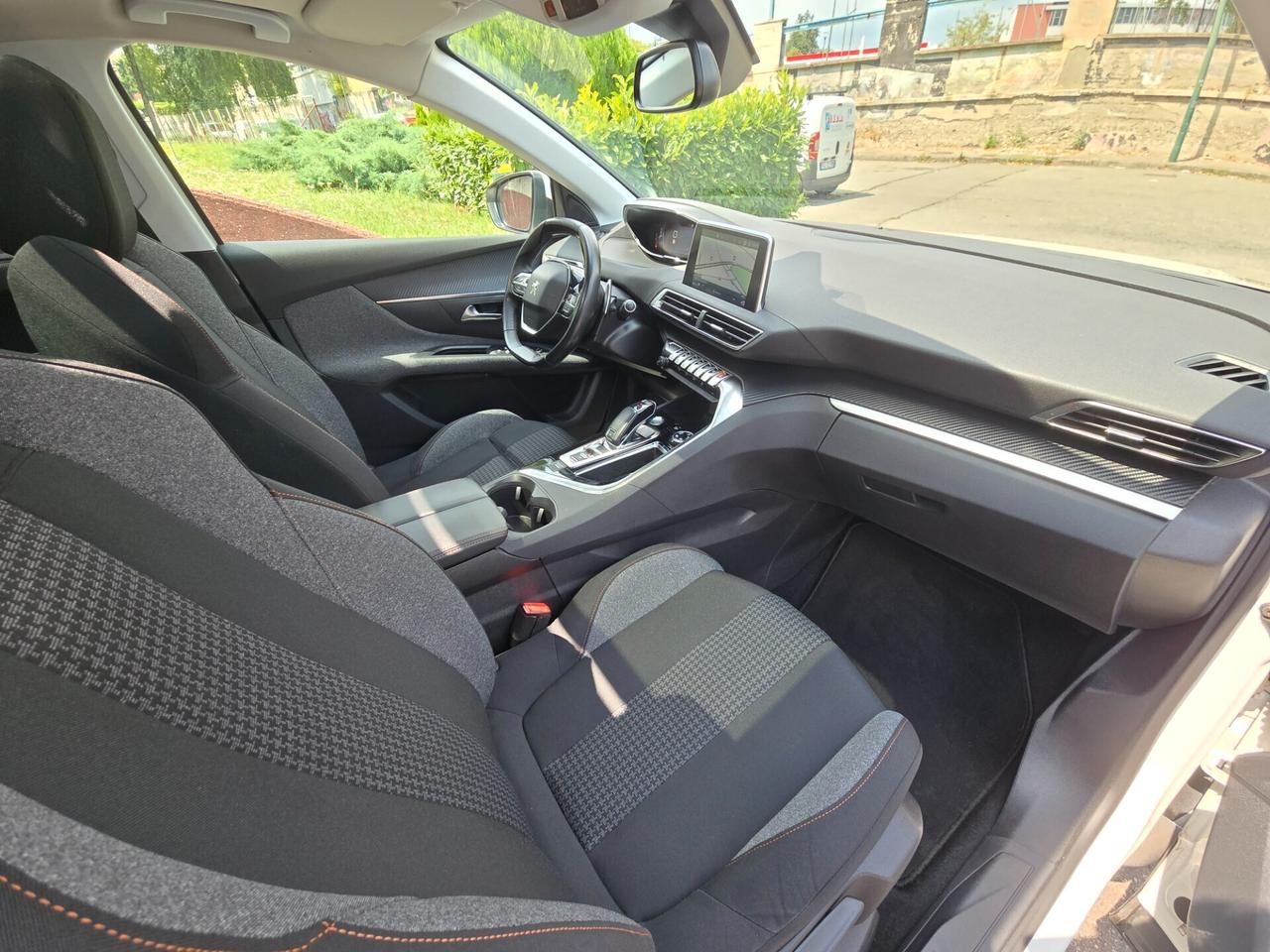 PEUGEOT 5008 1.5(130cv) BlueHdi Business (7posti)