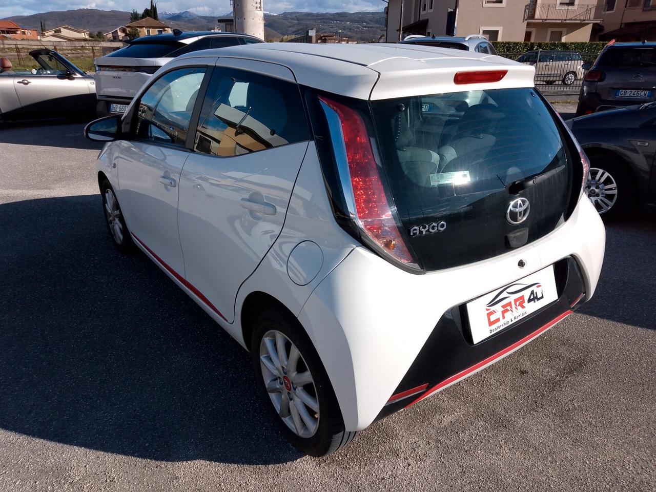 Toyota Aygo 1.0 VVT-i 69 CV 5 porte x-play