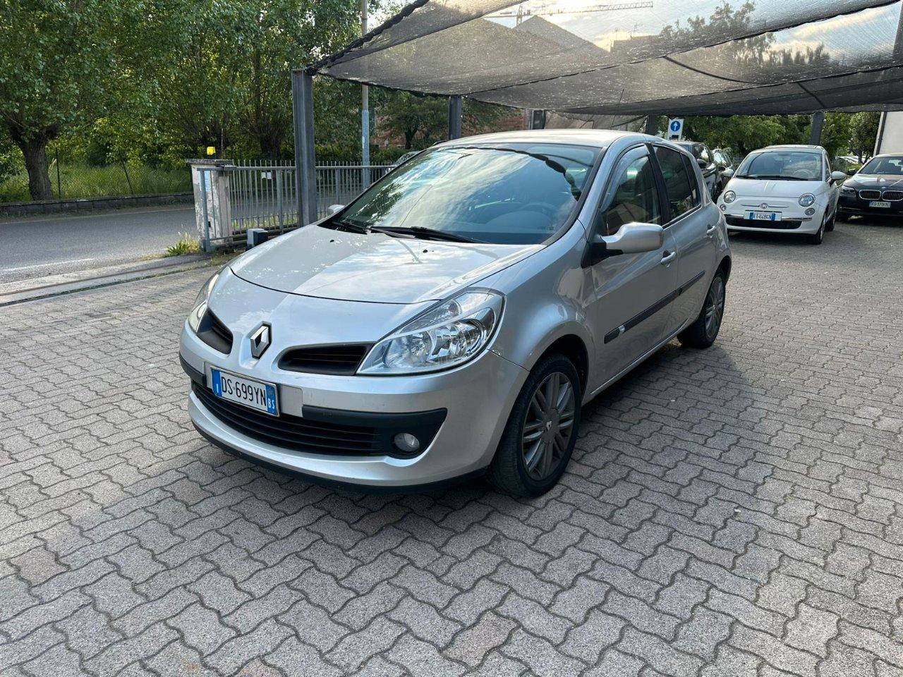 Renault Clio 5 Porte Clio 5p 1.5 dci AUTOMATICO OK NEOPATENTATO