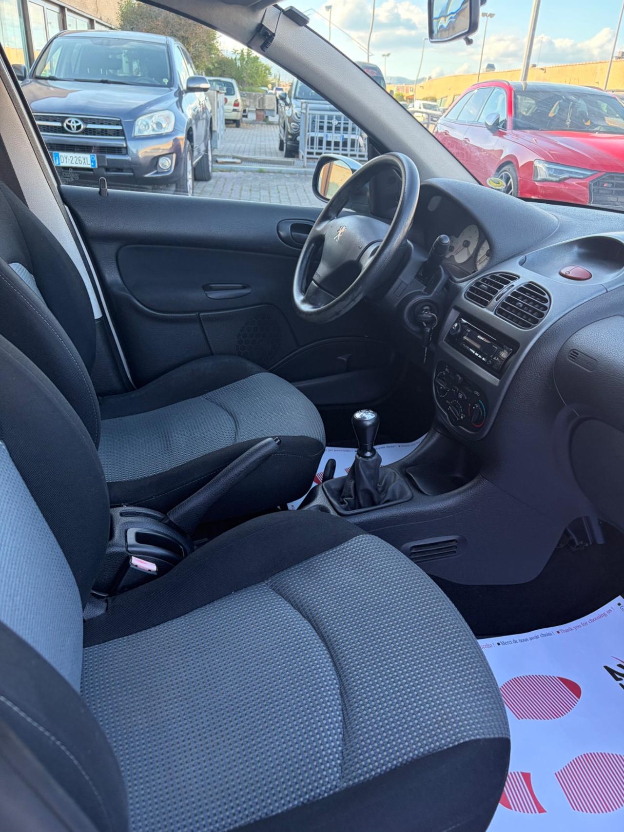 Peugeot 206 1.1 5p. XT