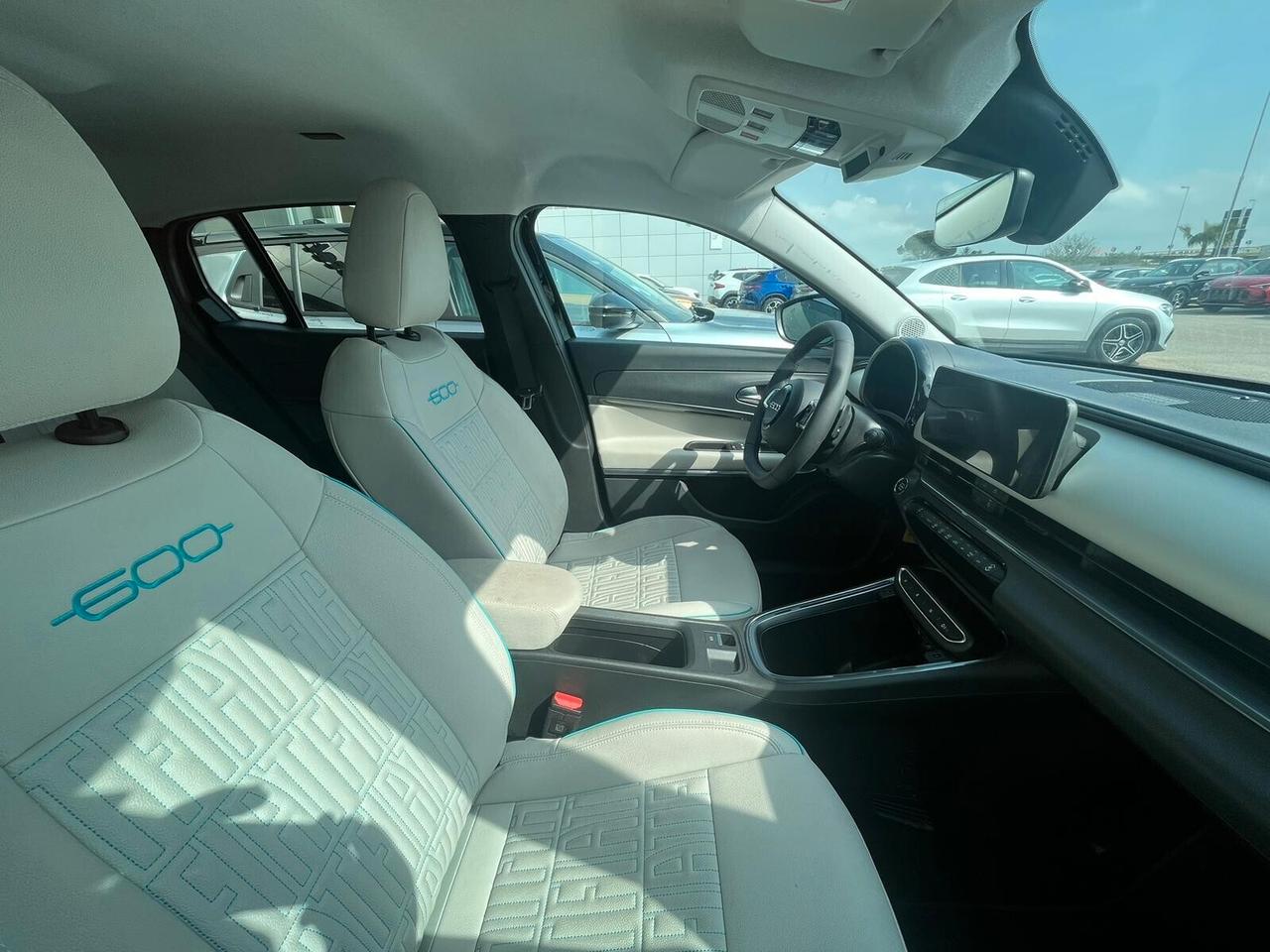 Fiat 600 Hybrid 136 CV DCT MHEV La Prima