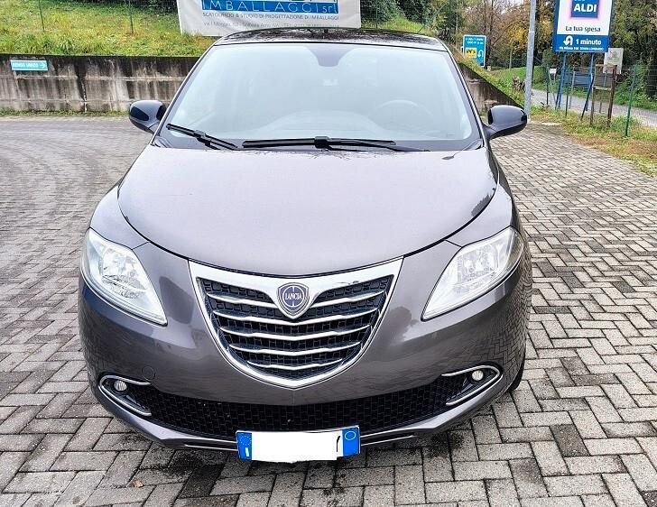 Lancia Ypsilon 0.9 BENZINA TWIN AIR 85 CV SILVER