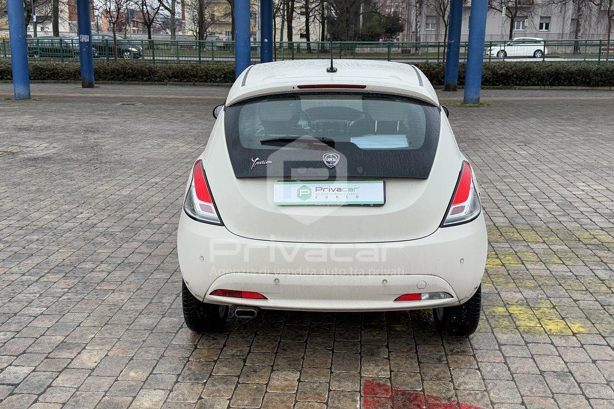 LANCIA Ypsilon 1.2 69 CV 5 porte Silver