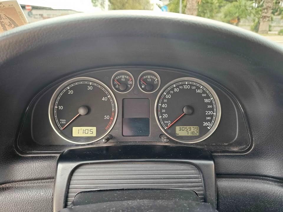 Volkswagen Passat 1.9 TDI/130 CV cat Var. H.line