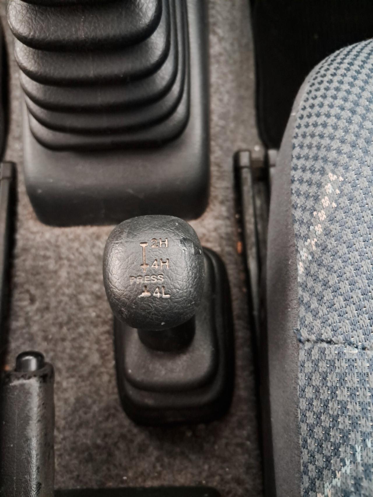 Suzuki Jimny 1.3i 16V cat 4WD JLX