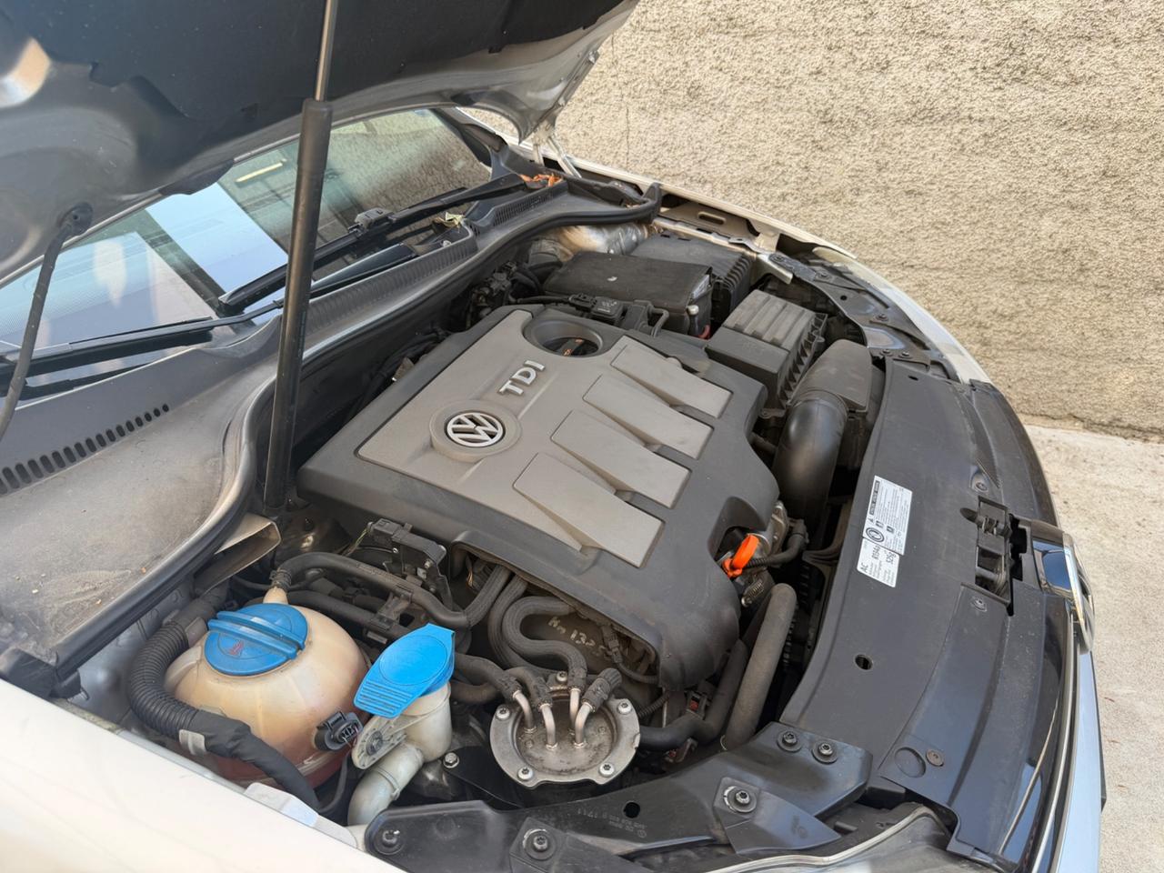 VW GOLF VI 2011 1.6TDI 77KW EUR5B COMERCIANTI