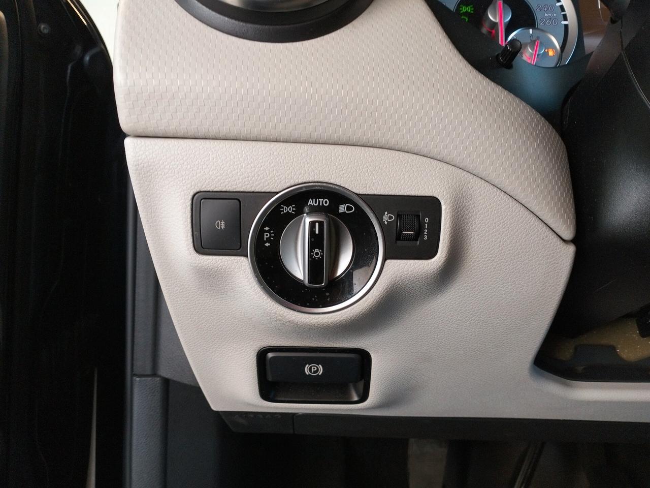Mercedes-benz A 180 Sport - NEOPATENTATI