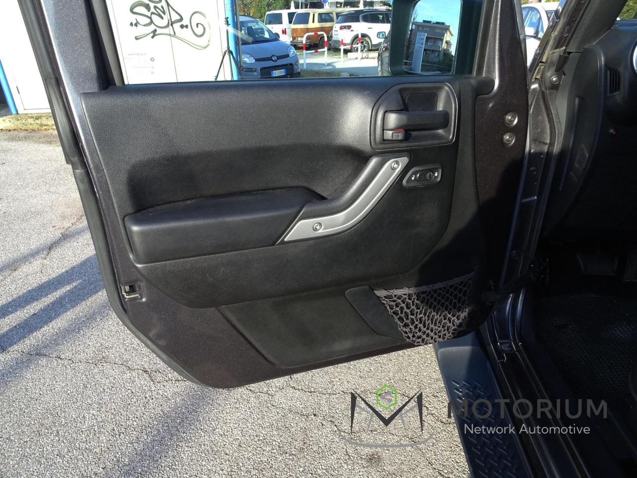 Jeep Wrangler 2.8 CRD DPF Sahara 4x4 automatic