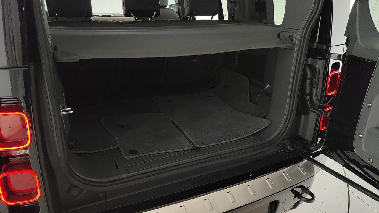 LAND ROVER Defender 110 3.0d i6 mhev X-Dynamic SE awd 200cv auto - autocarro