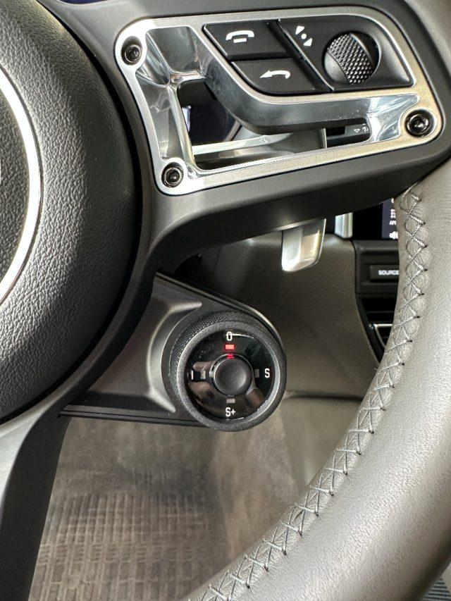 PORSCHE Macan 2.0 PDK - 20" - Tetto - PDLS - Scarichi - IVA