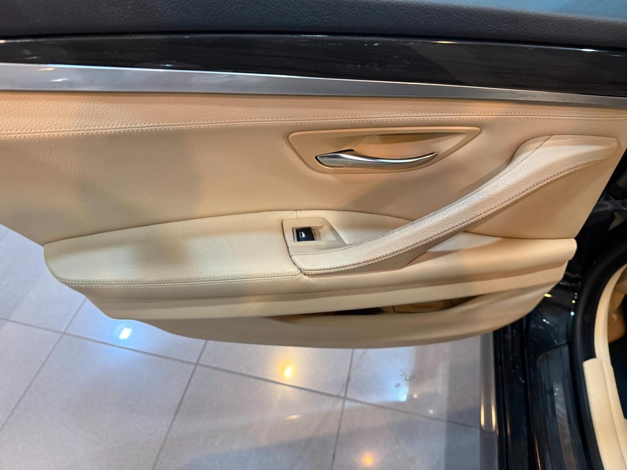 Bmw 530 ouring 530d Touring Eletta