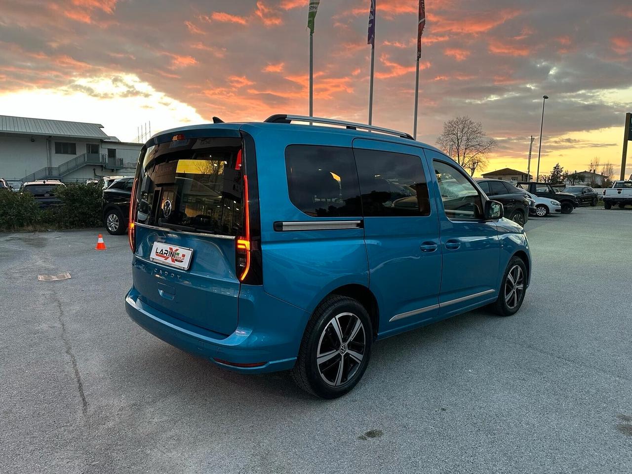 Volkswagen Caddy Pianale Ribassato 2.0 TDI 122 CV DSG Style PERFETTO STATO GENERALE !
