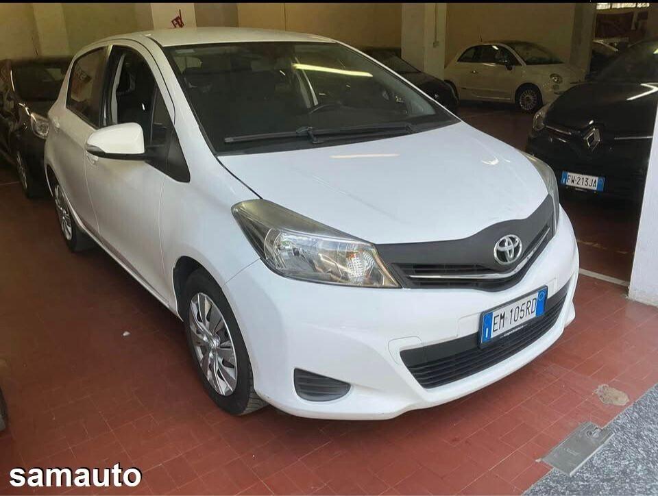 Toyota Yaris 1.0 5Porte Lounge 2012