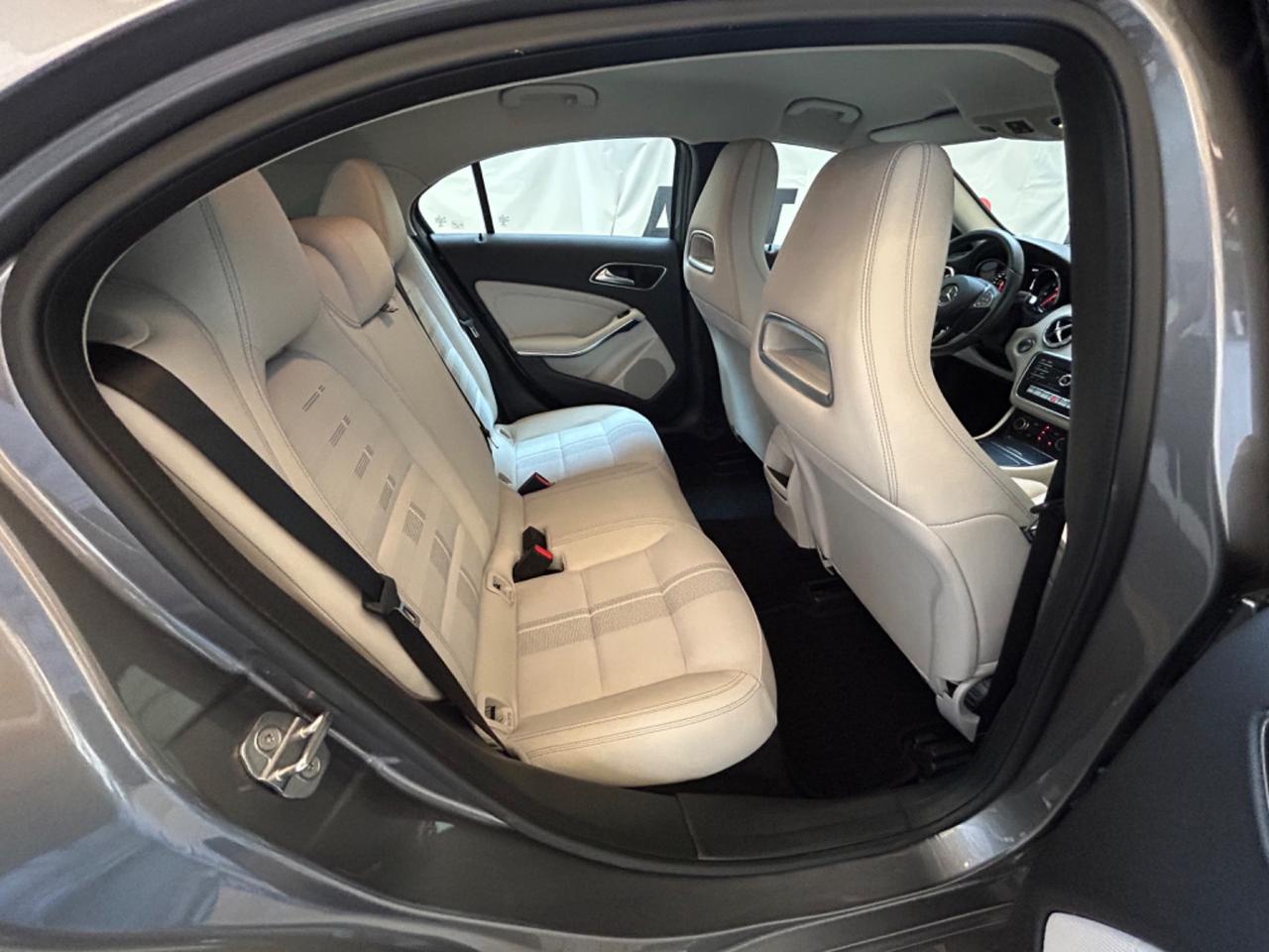 Mercedes-benz A 180 d Automatic Premium