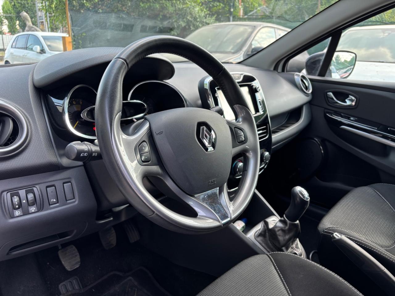 Renault Clio 1.2 75CV 5 porte Costume National