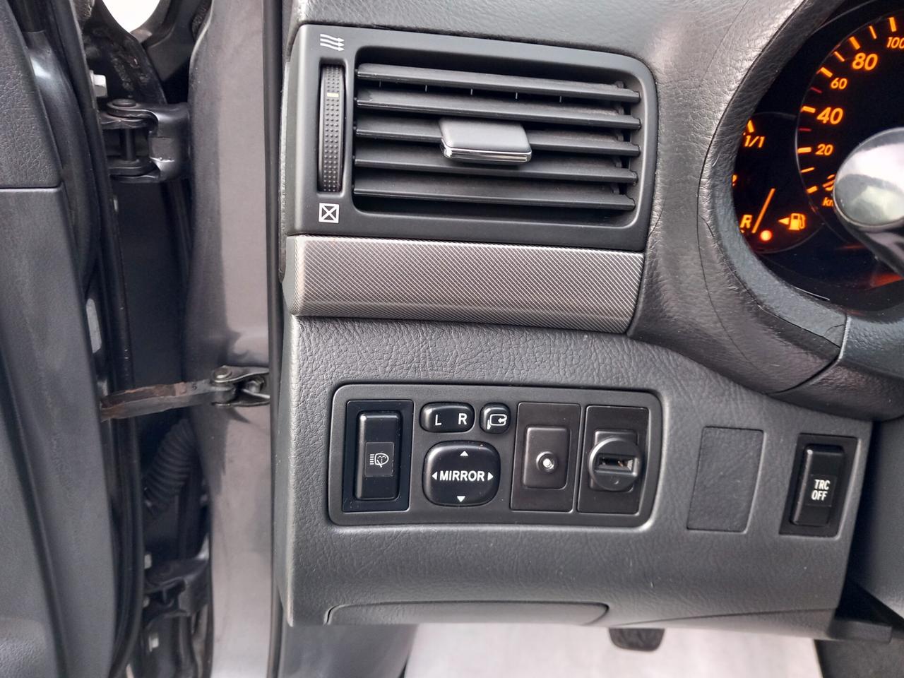 Toyota Avensis SW 2.2 D-4D KM 113000!!!