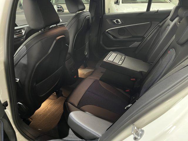 BMW 118 iA 5p. AUT Msport /NAVI+TELEC/LED/"19 Performance