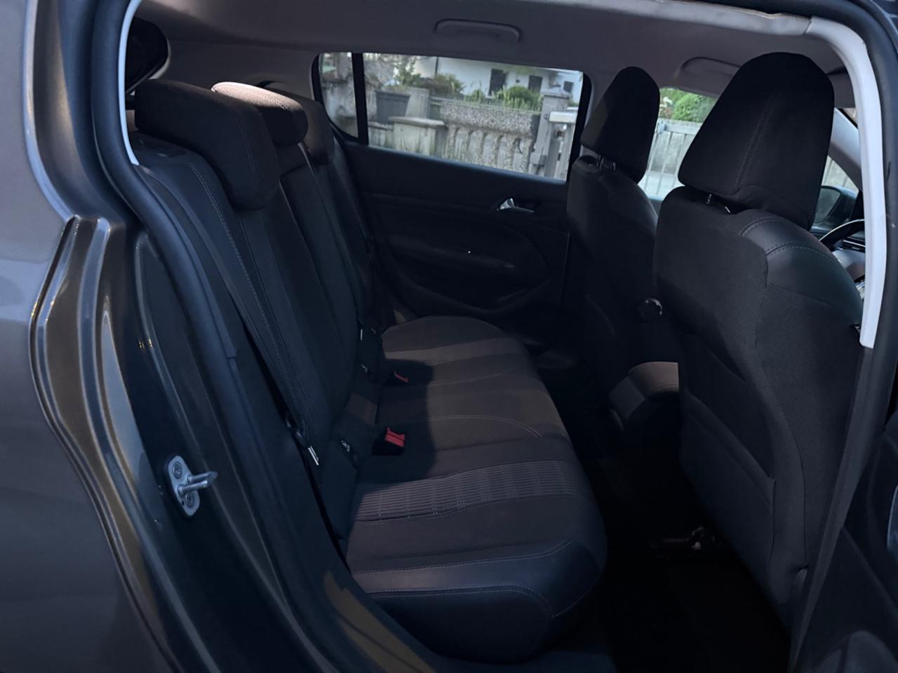 Peugeot 308 1.2 Turbo Benzina POCHI KM 2021 NEOPAT