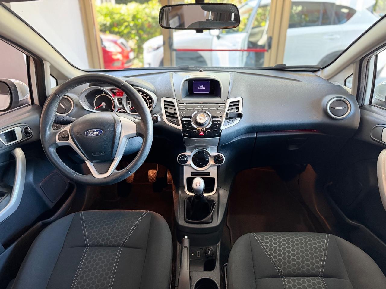 Ford Fiesta 1.4 TDCi 70CV 5 porte Titanium