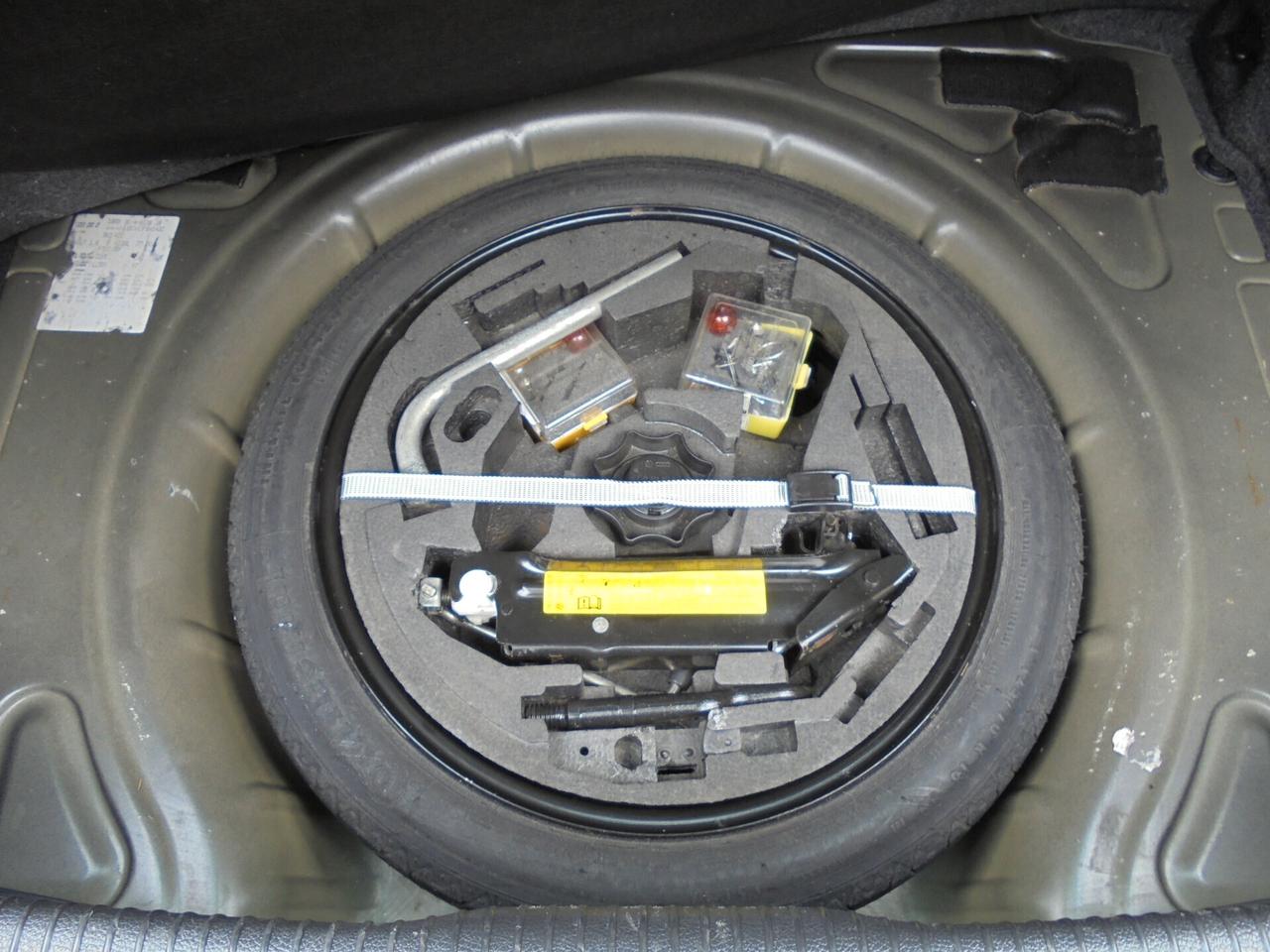 VOLKSWAGEN GOLF VI 1.6 TDI 105CV HIGHLINE 5P UNIPROPRIETARIO