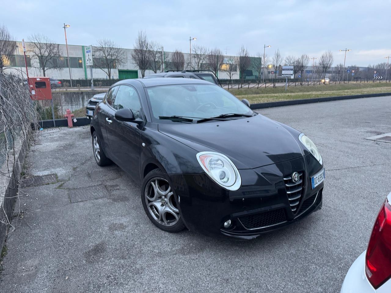 Alfa Romeo MiTo 1.6 JTDm 16V Distinctive Premium Pack
