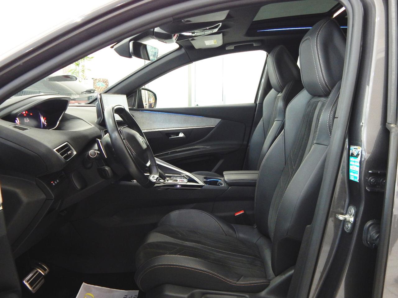 Peugeot 3008 1.5 bluehdi GT Pack EAT8 TETTO-NAVI-PELLE-LED-PARK