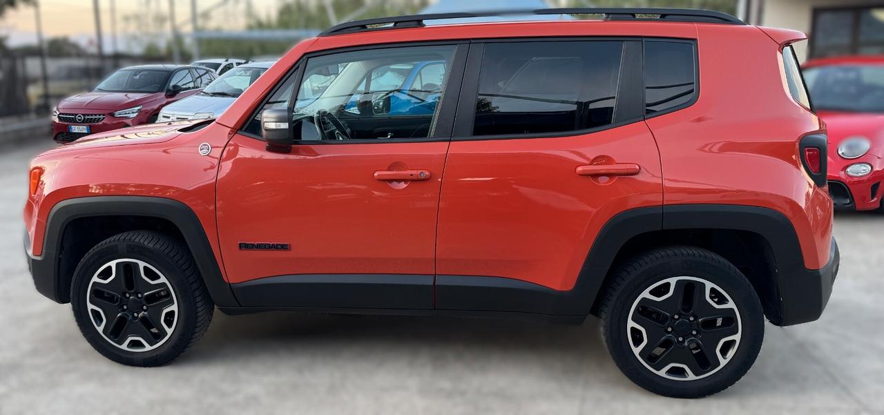 Jeep Renegade 2.0 Mjt 170CV 4WD Active Drive Low Trailhawk