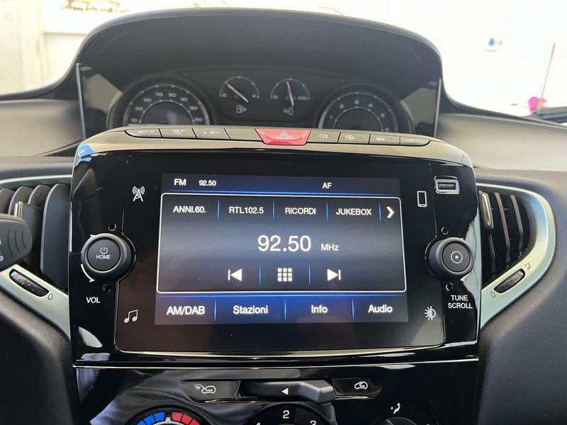 Lancia Ypsilon 1.0 FireFly 5 porte S&S Hybrid Platino TUA DA 159,00 al mese