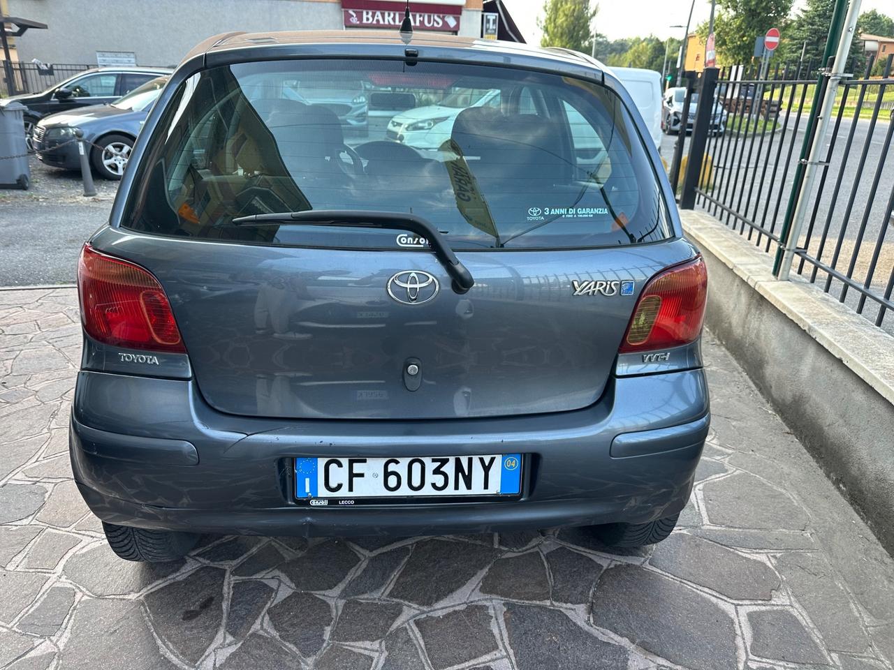 Toyota Yaris 1.0i 16V cat 5 porte Sol