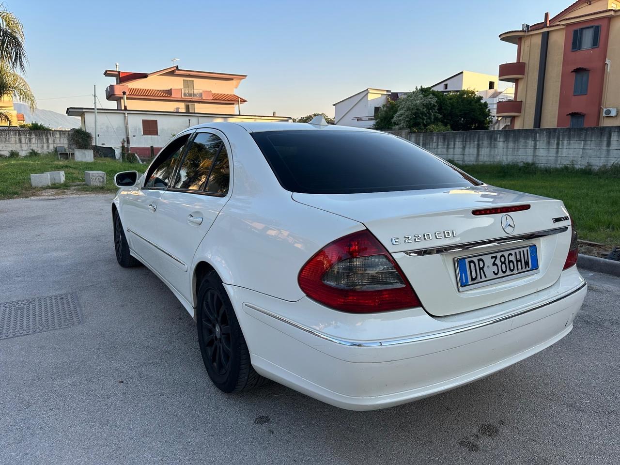 Mercedes-benz E 220 200 CDI cat EVO Elegance