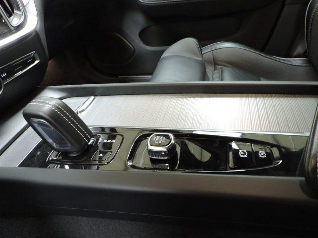 VOLVO V60 B4 (D) R-DESIGN AUTOMATICA