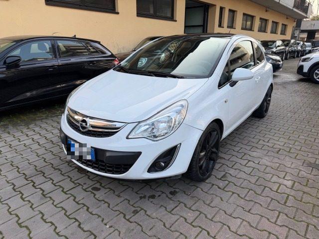 OPEL Corsa 1.2 3 porte b-color
