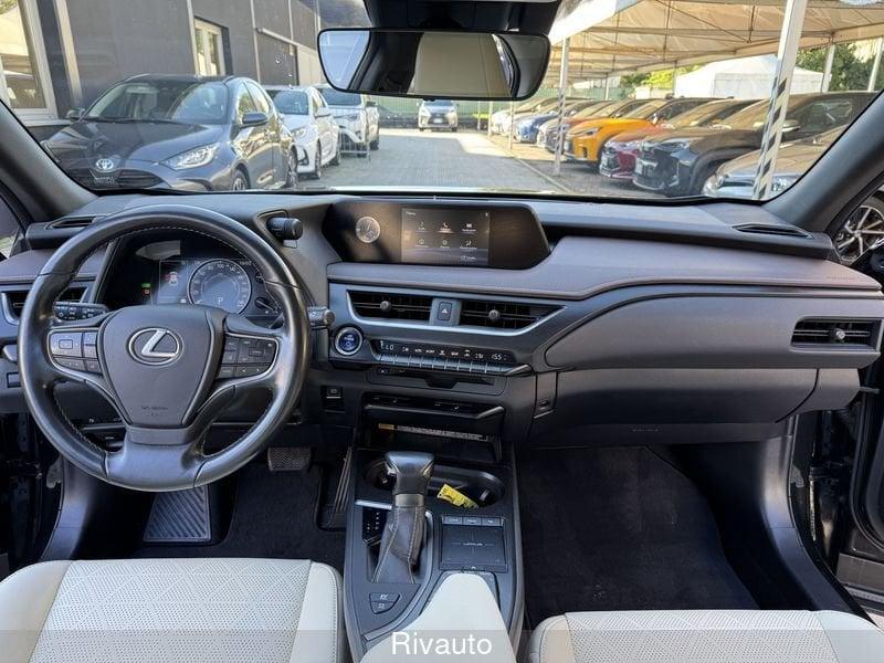 Lexus UX Hybrid 4WD Premium