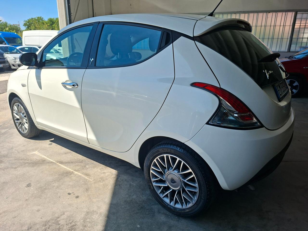 Lancia Ypsilon 1.2 69 CV 5 porte S&S Silver