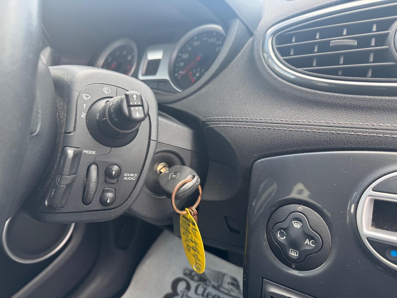 Renault Clio 1.2 100CV 5 porte Luxe GARANZIA