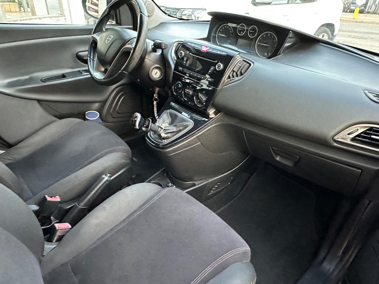 Lancia Ypsilon 1.2 69 CV 5 porte GPL Ecochic Platinum