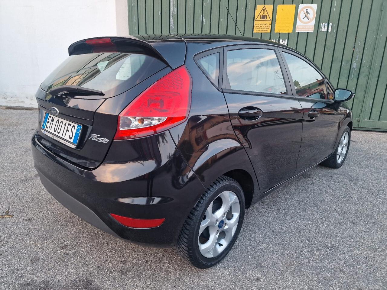 Ford Fiesta 1.4 5 porte Bz.- GPL