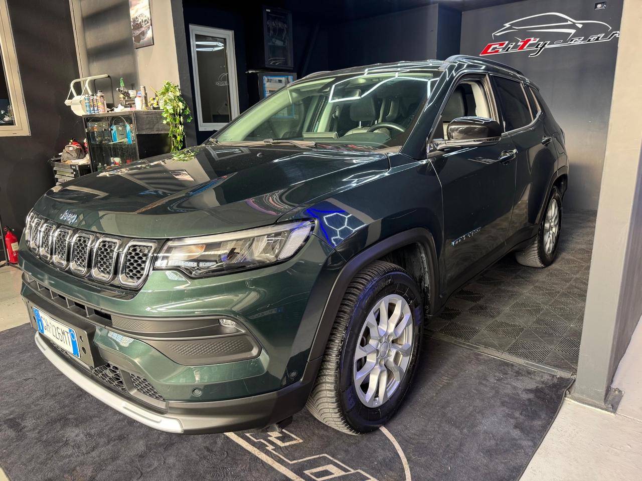 JEEP Compass 1.3 4xe Plug-in Hybrid 190 CV (2021) – Stile, Potenza e Consumi Ridotti!