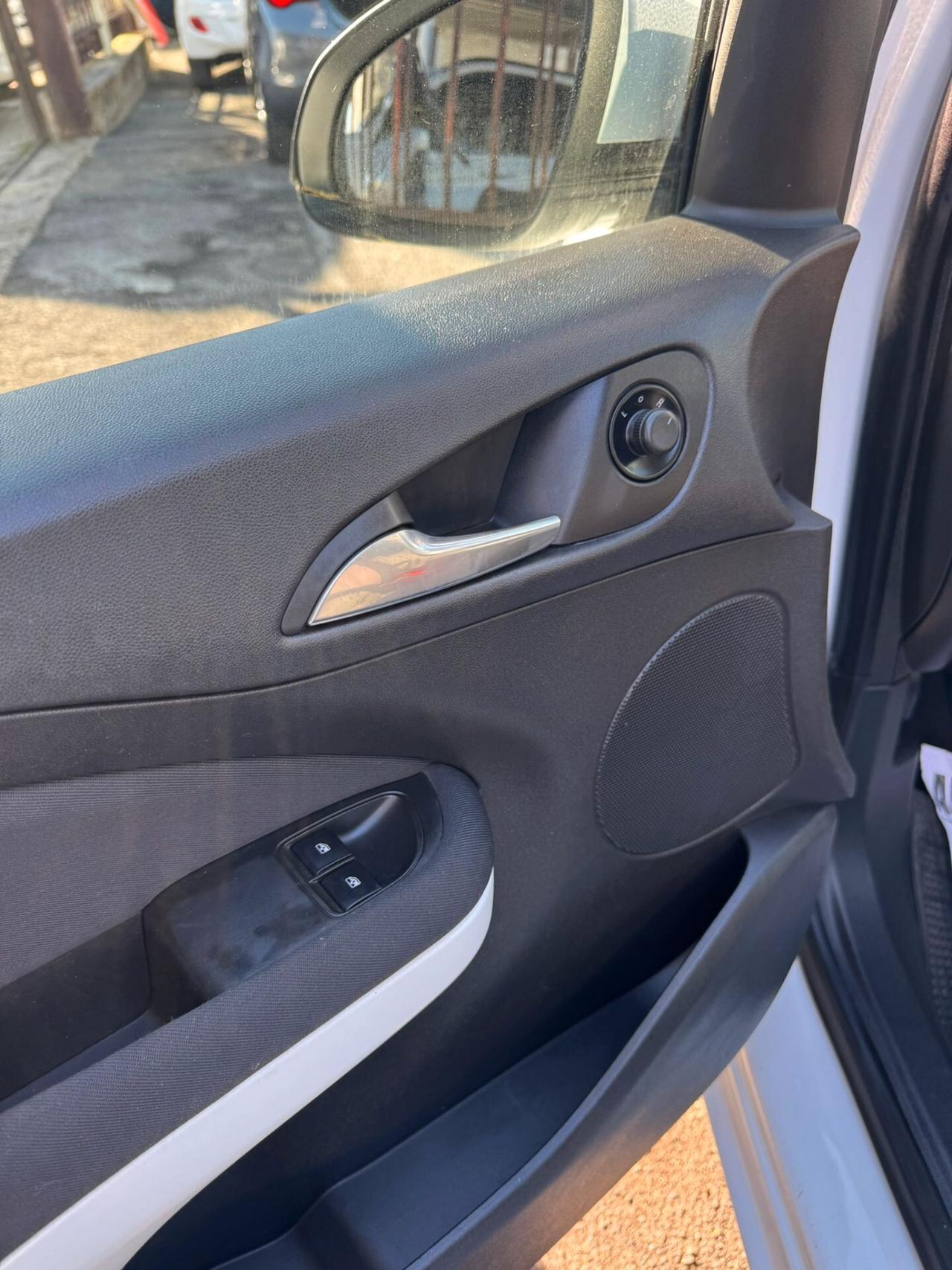 Opel Adam 1.4 87 CV GPL Tech Slam