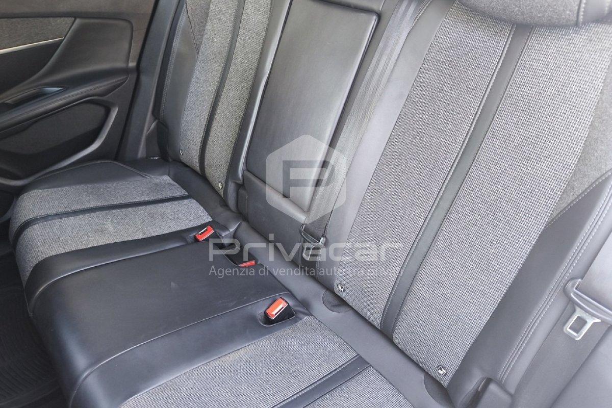 PEUGEOT 3008 BlueHDi 120 S&S EAT6 Allure