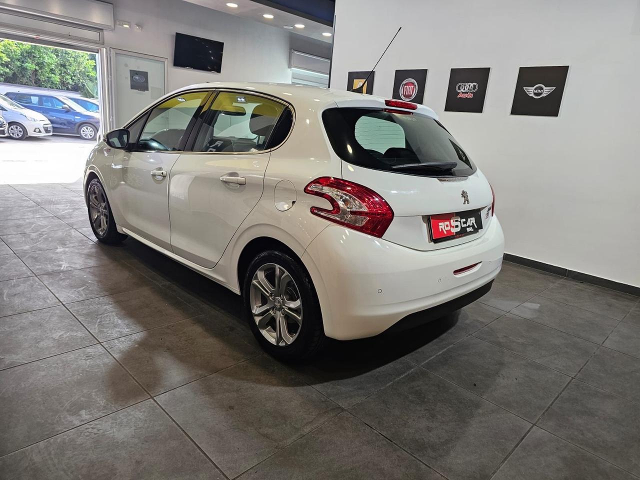 Peugeot 208 1.6 HDi 115 CV Allure 84.000km