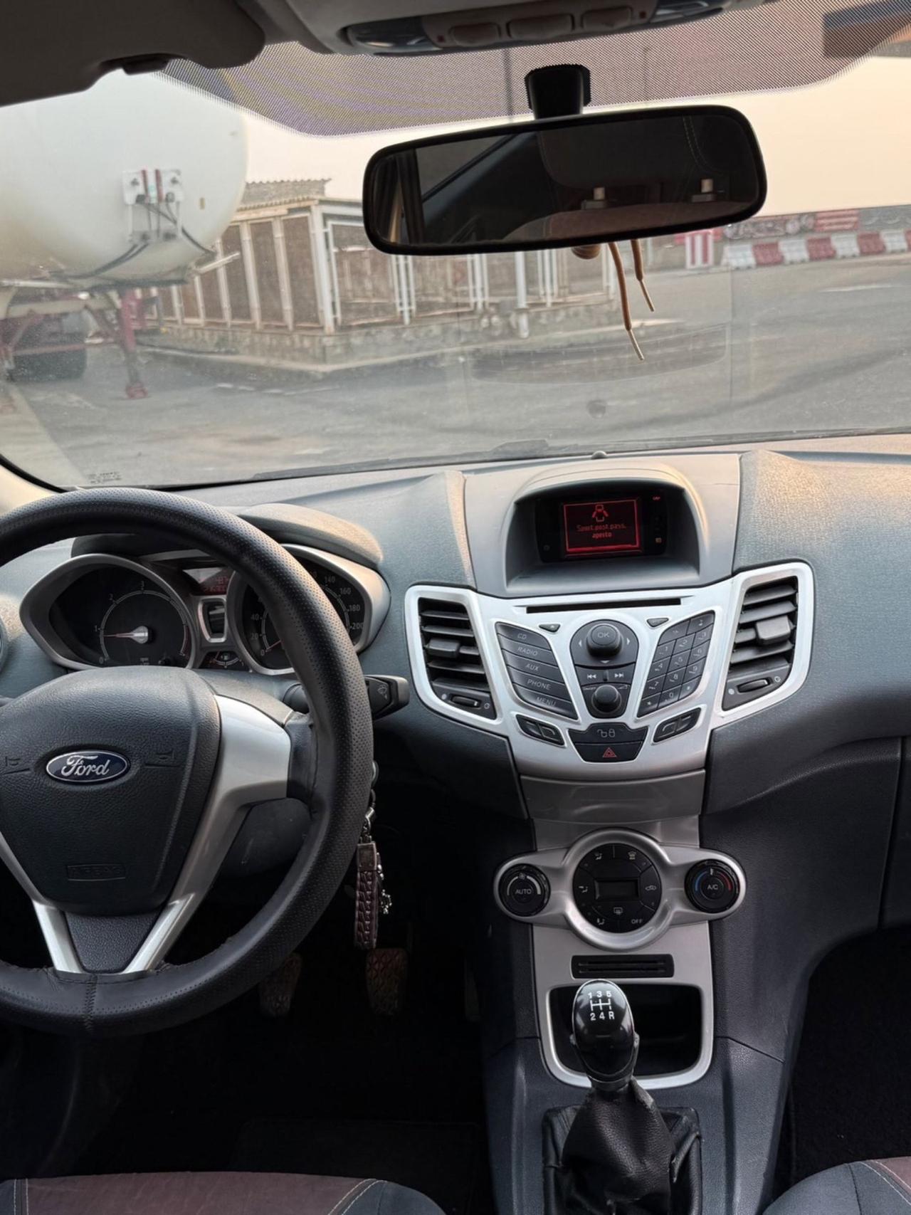 Ford Fiesta 1.4 TDCi 5p. Finanziabile senza busta paga !Basta essere censiti!