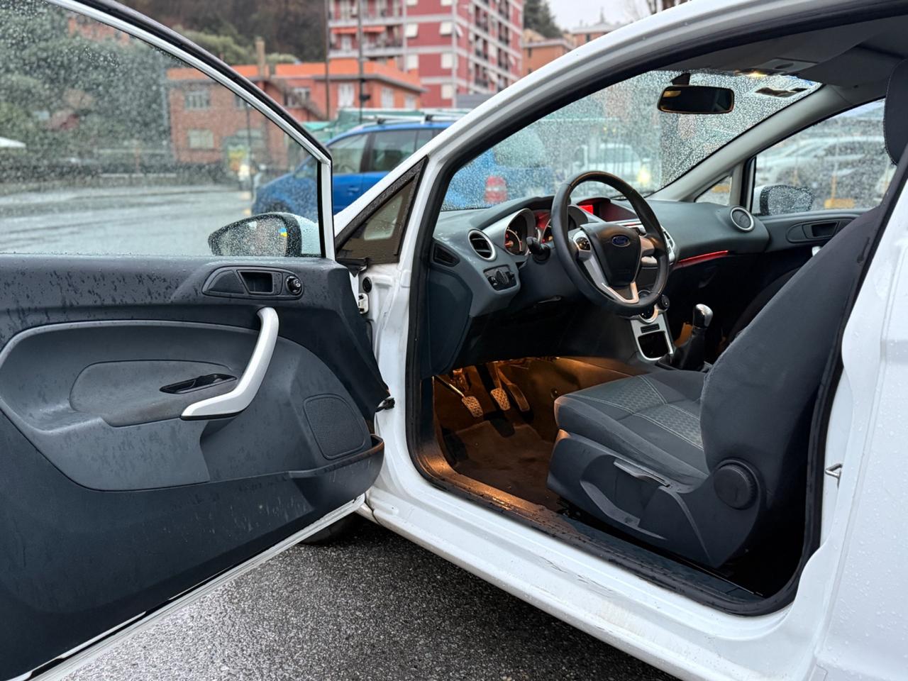 Ford Fiesta 1.2 TITANIUM 2011 NEOPATENTATI