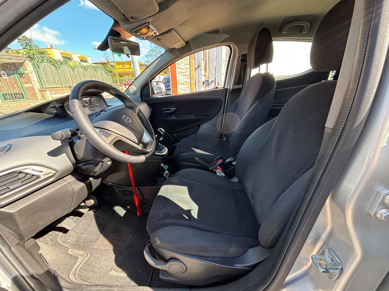 Lancia Ypsilon 0.9 TwinAir 85 CV 5 porte S&S Gold