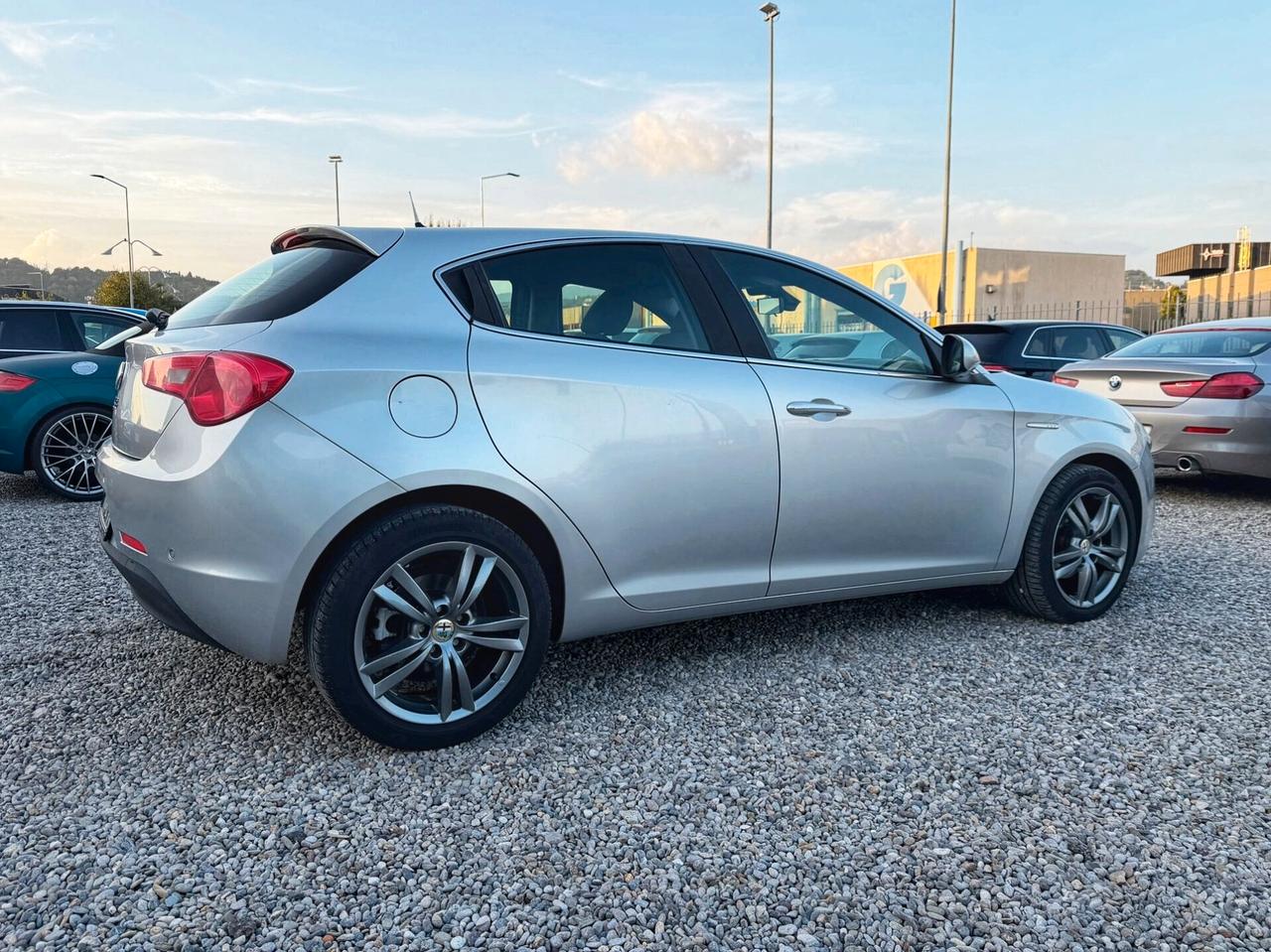 Alfa Romeo Giulietta 1.6 JTDm-2 105 CV SENSORI PDC CRUISE OK NEOPATENTATI
