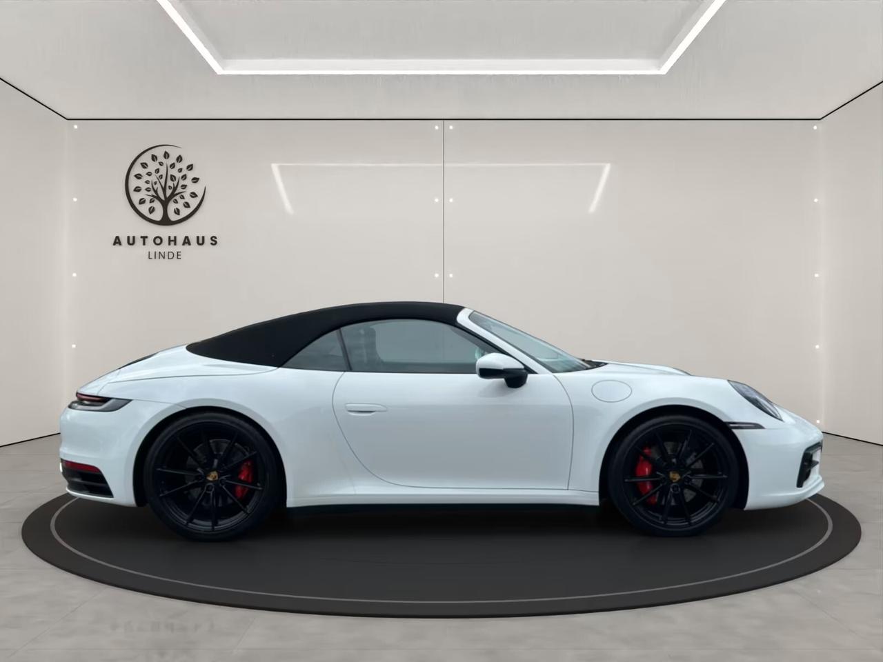 Porsche 992 911 Carrera 4S Cabriolet