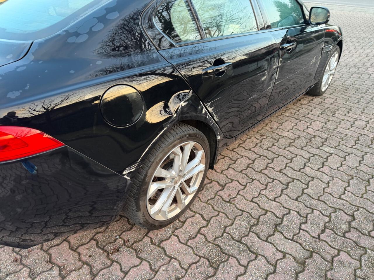 Jaguar XE 2.0 D DA RIPARARE
