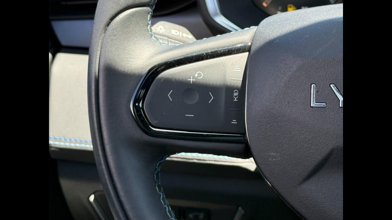 Lynk & Co 01 - 01 1.5 td phev auto