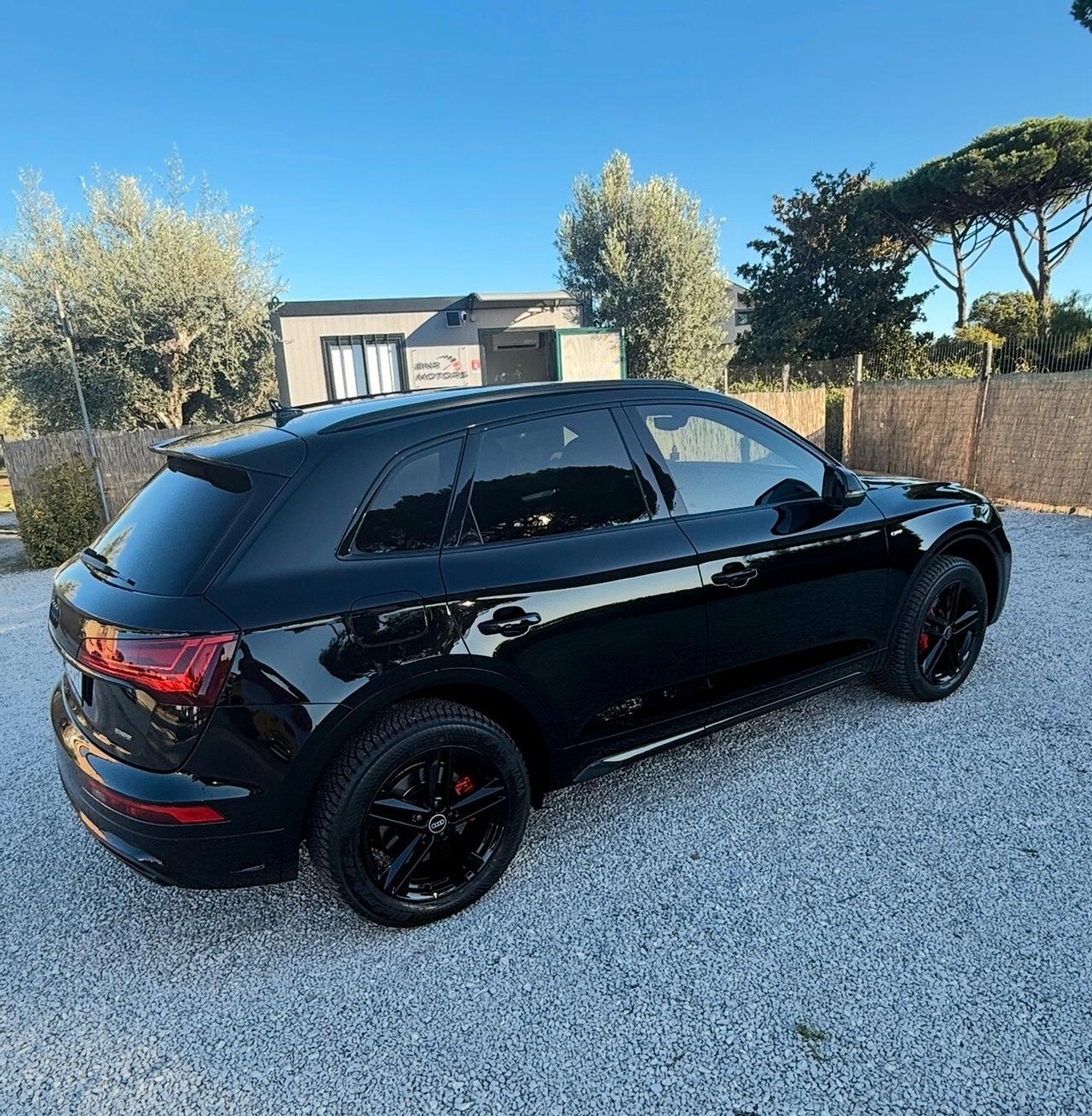 Audi Q5 40 TDI 204 CV quattro S tronic line Identity Black