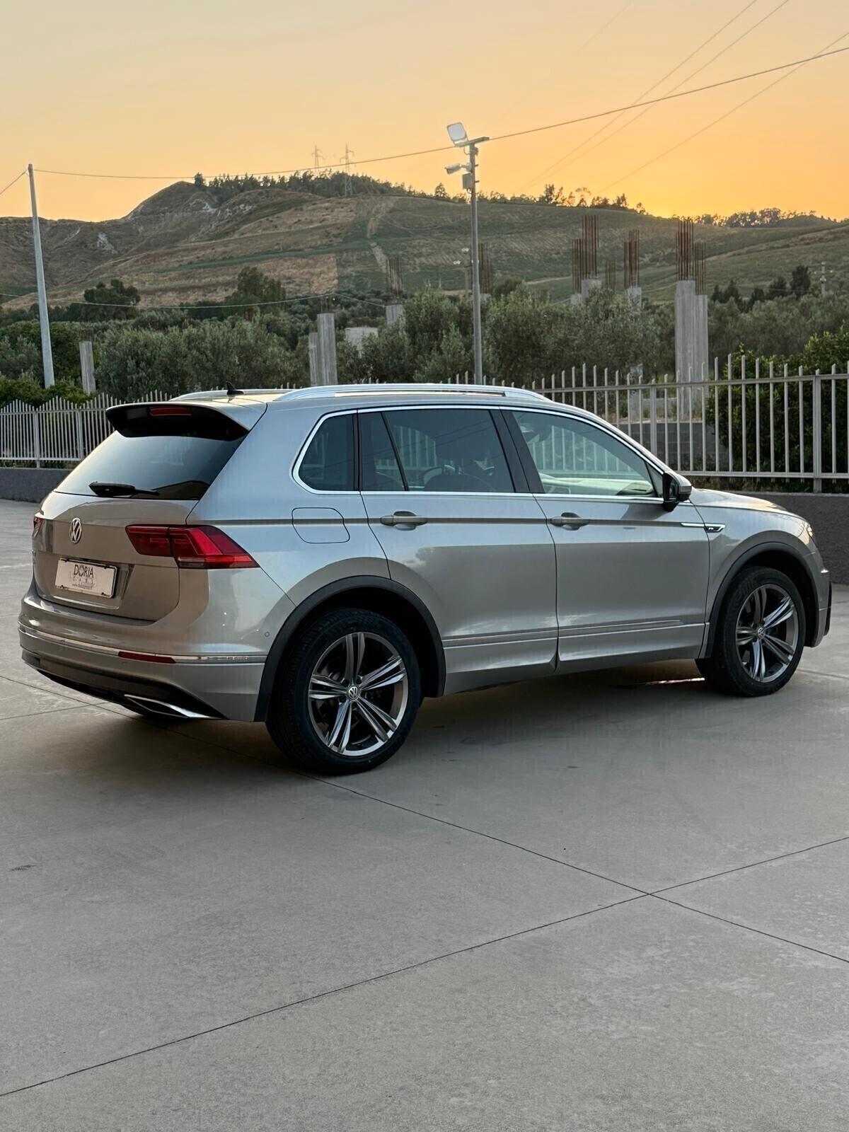 Volkswagen Tiguan 2.0 BiTDI SCR DSG 4MOTION Executive R-Line BMT